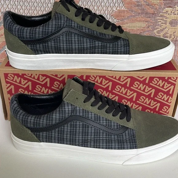 Vans Men’s Old Skool
Grunge Plaid Multi
VN000CP5BMB
Sneakers - Picture 2 of 16